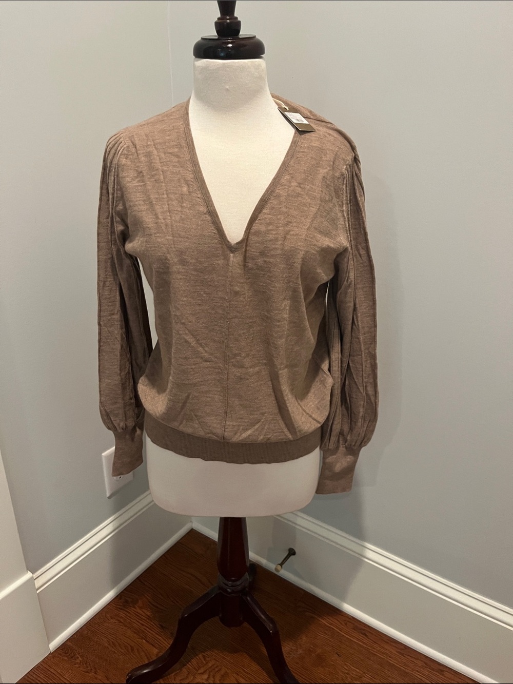 ANN MASHBURN Everly V-Neck Balloon Sleeve Cashmere Sweater